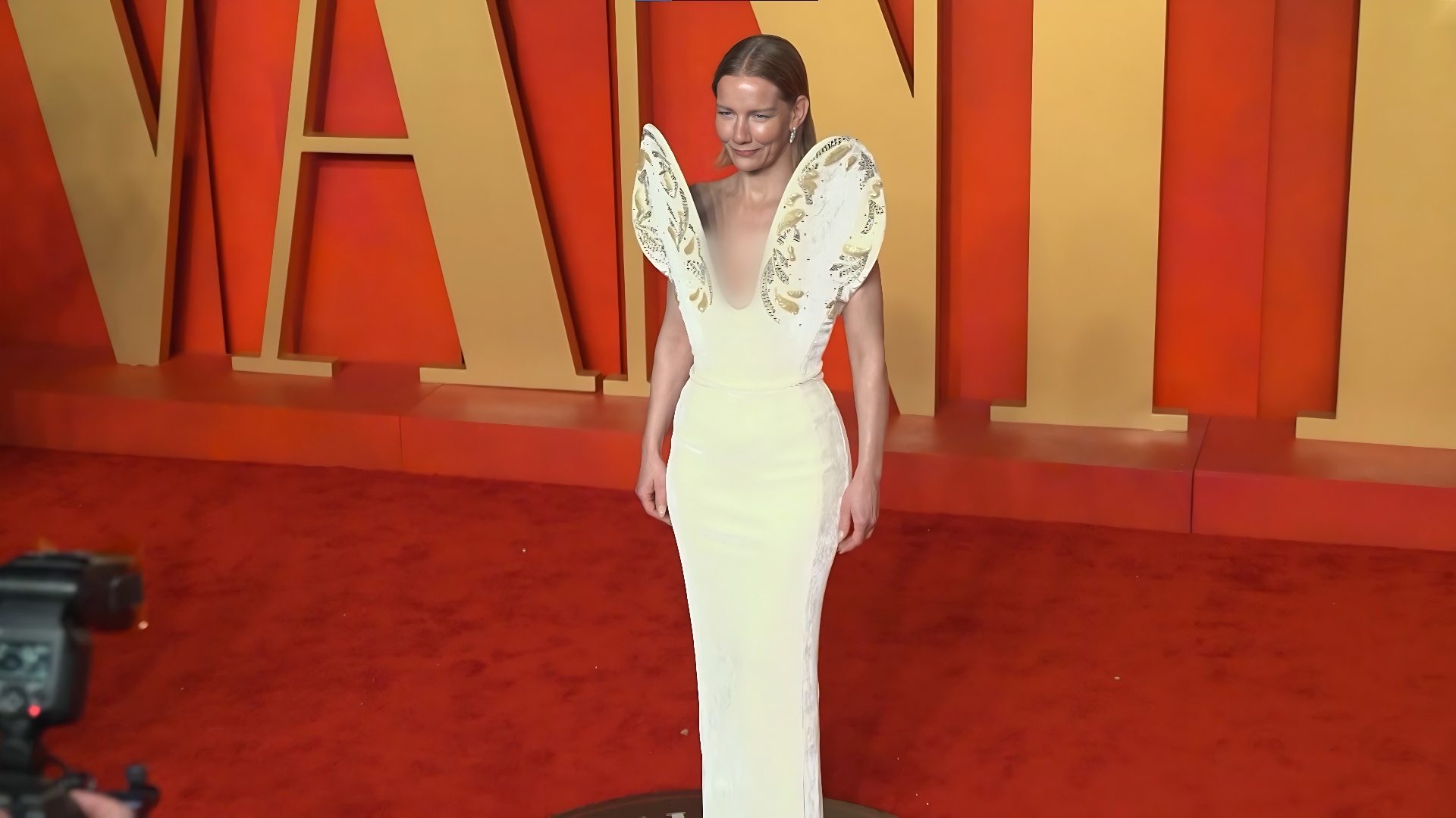 Golden Globe glamour. A dreamy tulle creation.
