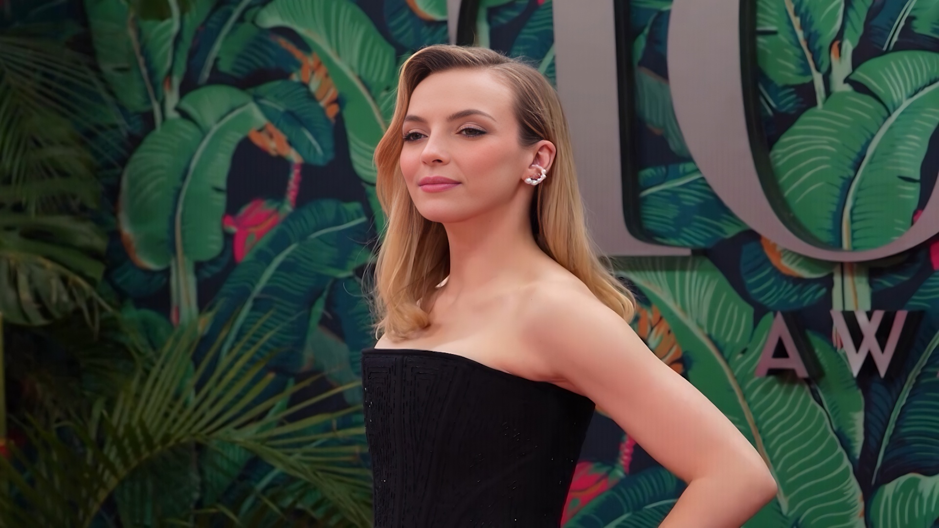 Her first big red carpet moment. Temperley for 'Thirteen'.