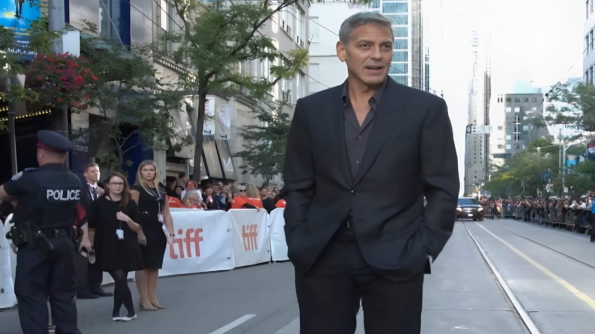 Clooney also won that night. Best Actor for Jay Kelly.