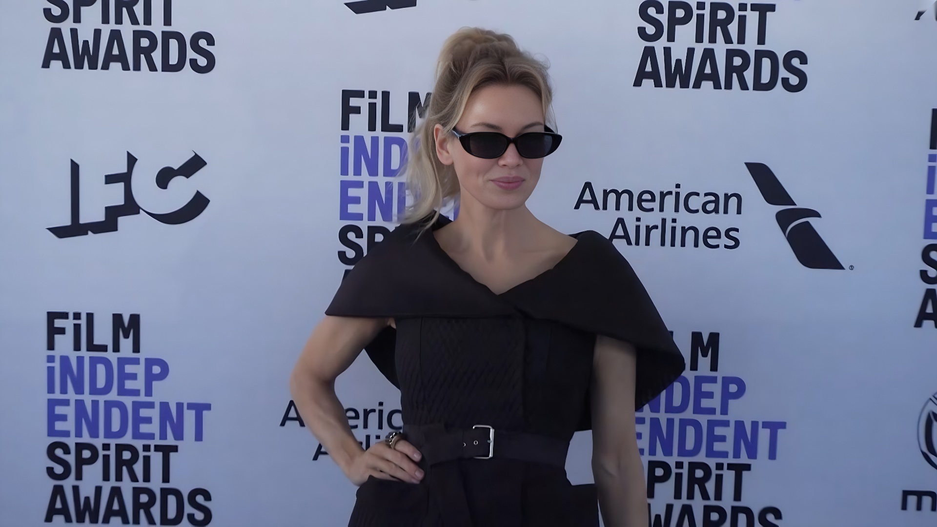 A red carpet favorite. Renée Zellweger’s timeless style.
