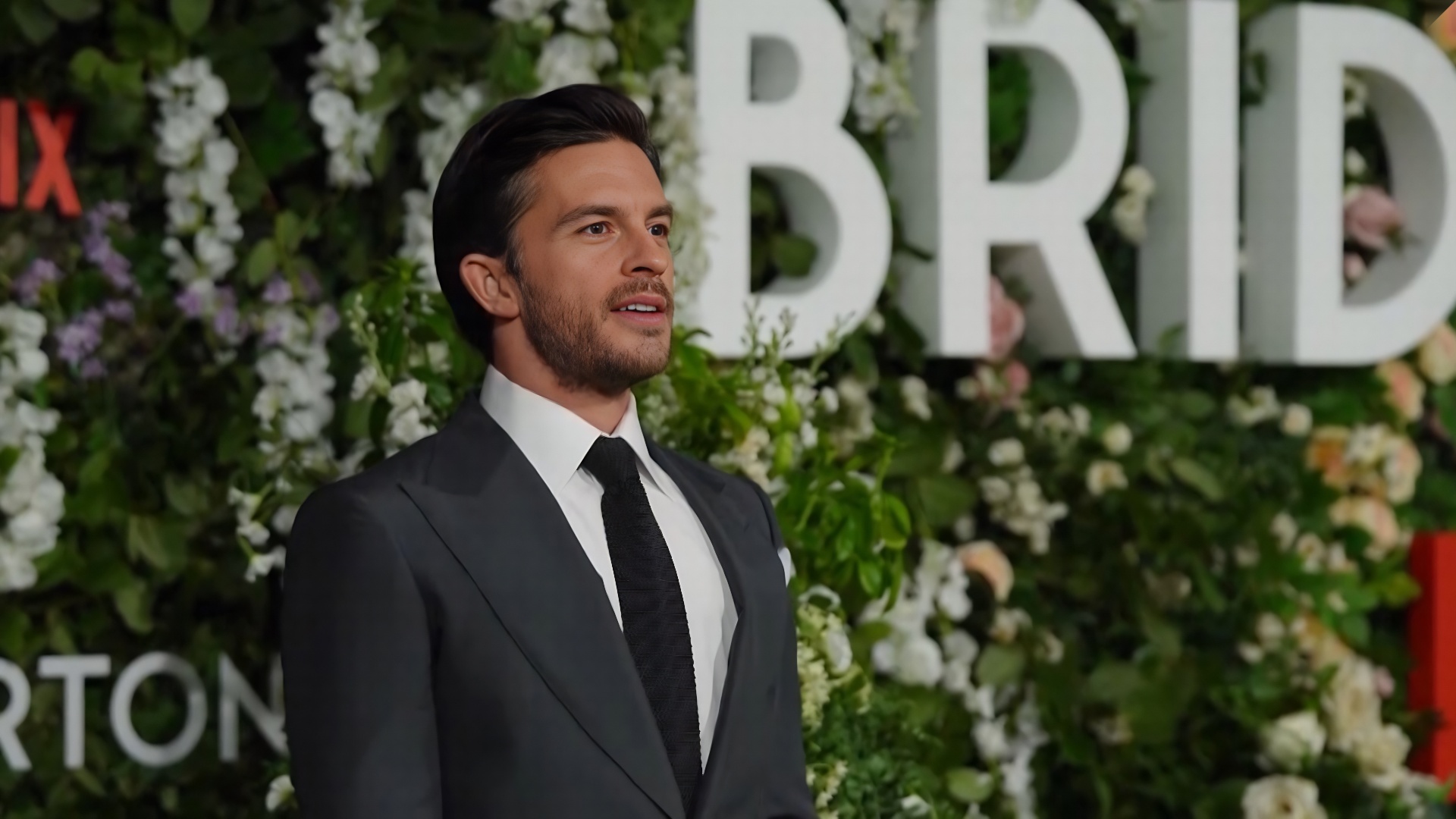 A London stage reunion. Jonathan Bailey and Ariana Grande are back together.