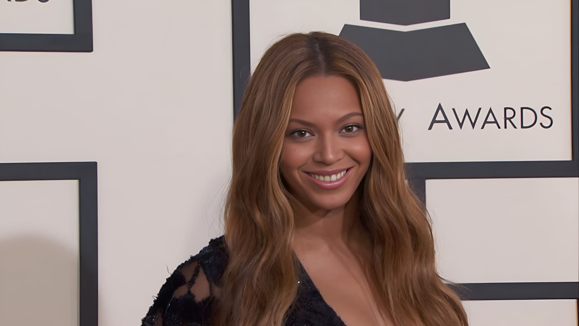 The Grammys brought darker glamour. Black became the statement.