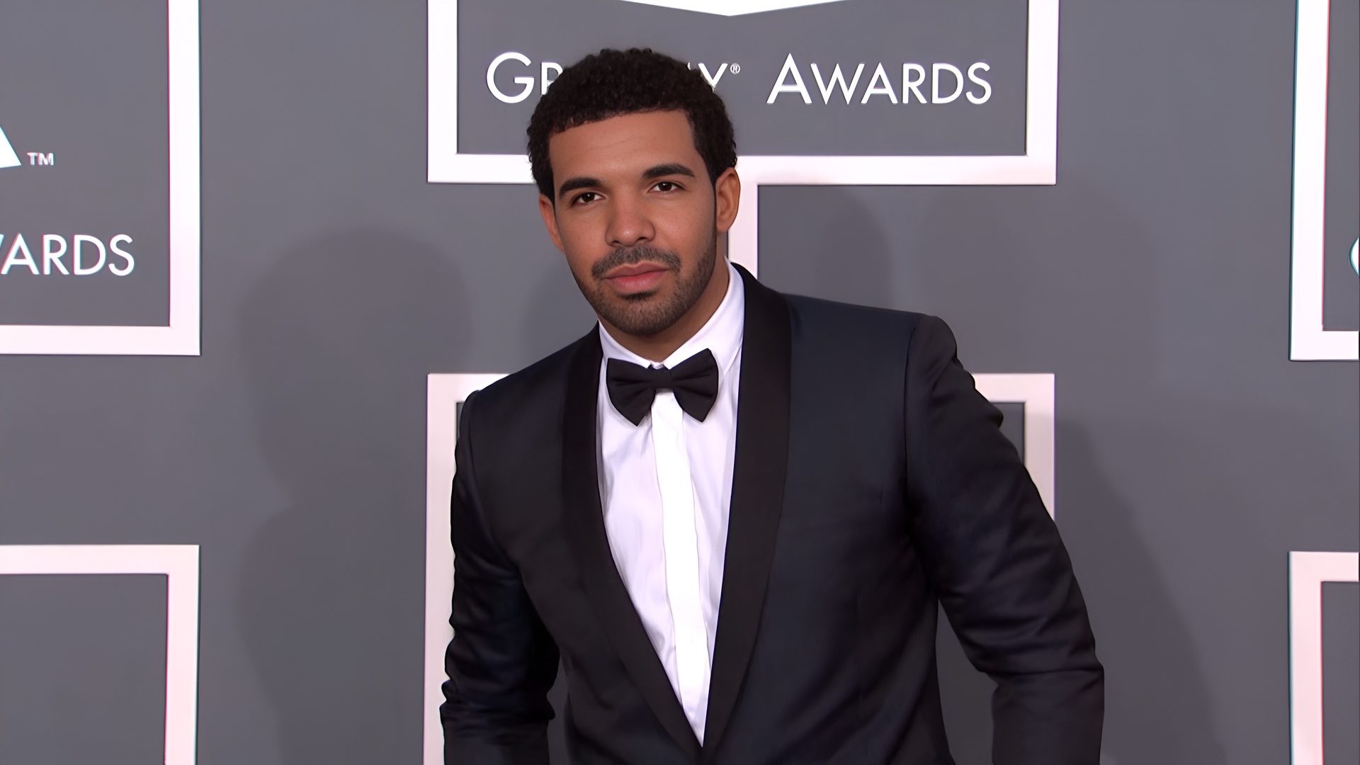 His career total crossed another threshold. Four hundred Hot 100 entries is now history.