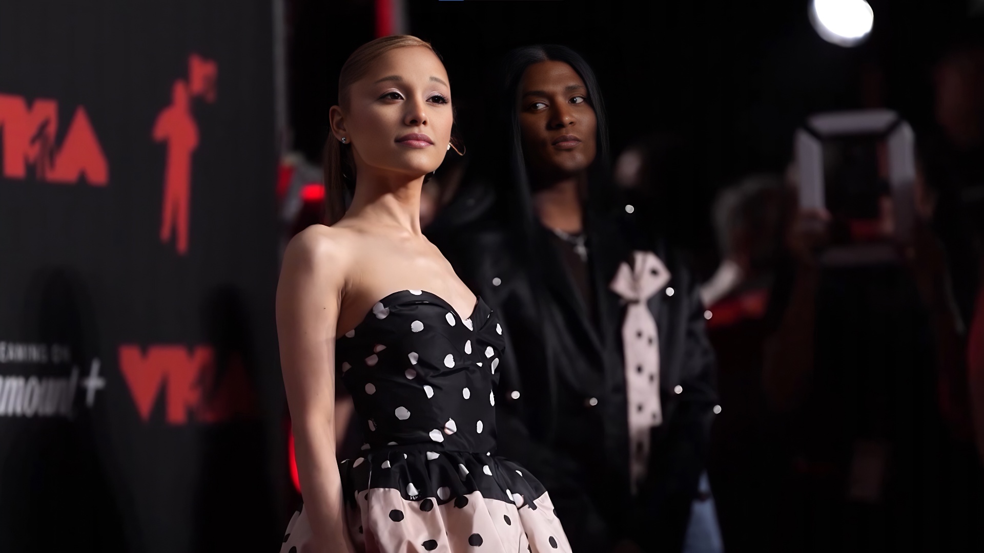 Album number eight? Fans think it's happening.