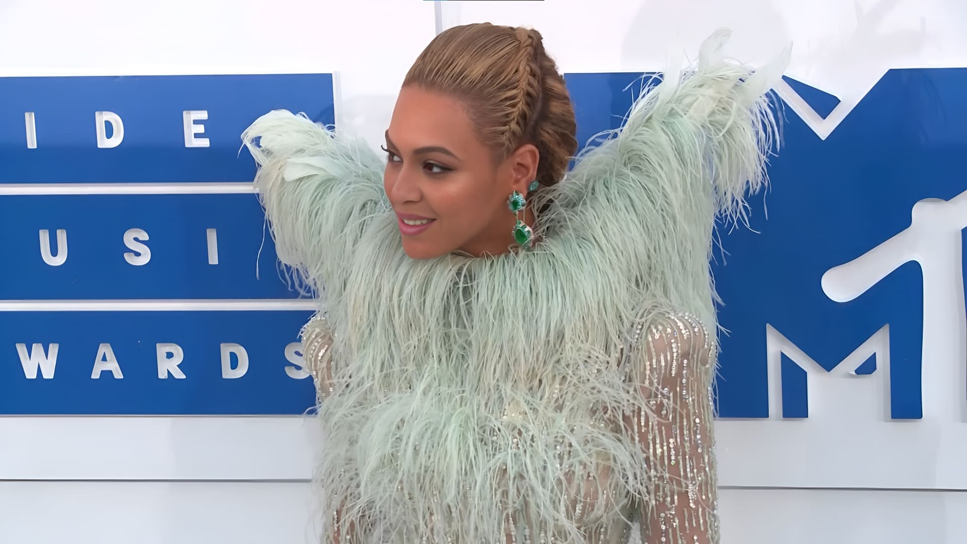 Beyoncé turns every red carpet into an event. Her fashion moments rarely go unnoticed.