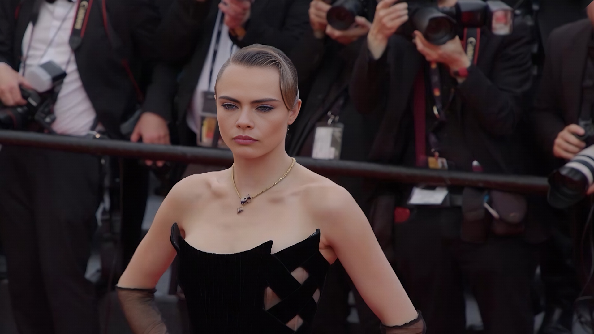 One look can completely change the mood. Versatility keeps things interesting.