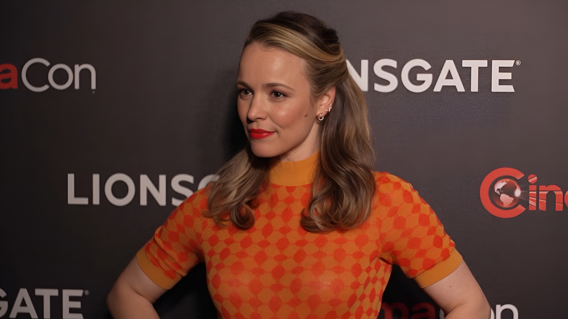 Minimalism to Statement Pieces. Versatility on Display.