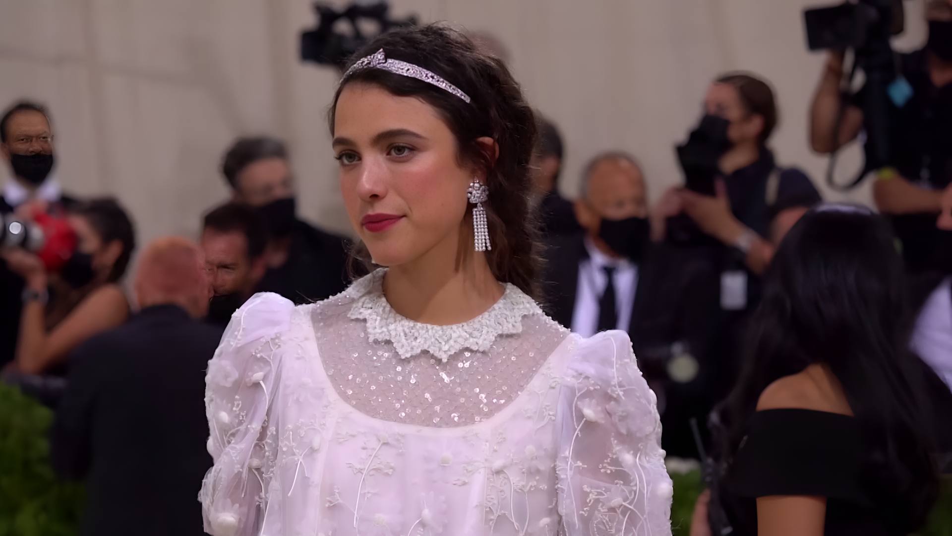 Qualley turned an unusual design into an event look. The runway concept met Hollywood glamour.
