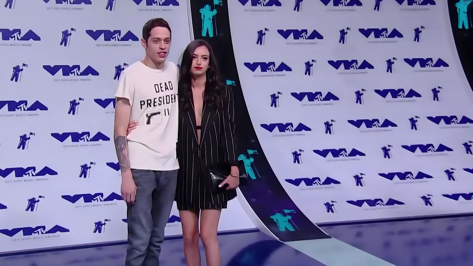 Pete Davidson is turning his 2023 car crash into stand-up material. The frightening episode now carries a different meaning for him.